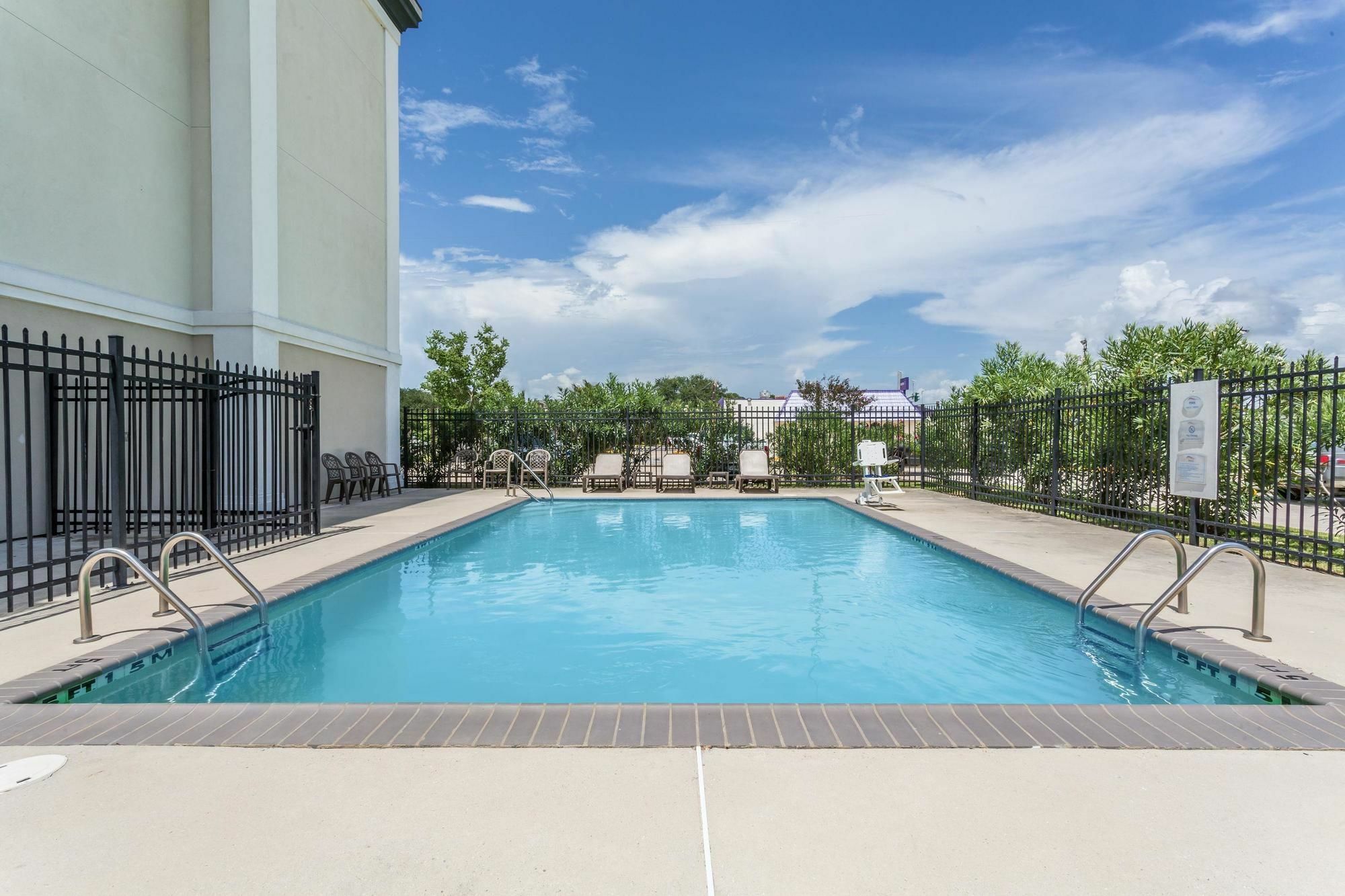 Red Roof Inn Houma Exterior photo